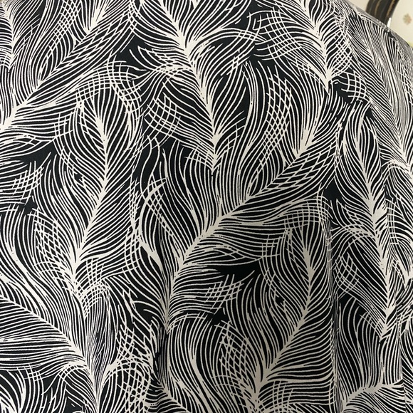 Catherines plus petite 3/4 sleeve button up top black white feather print 3X WP - Picture 5 of 11